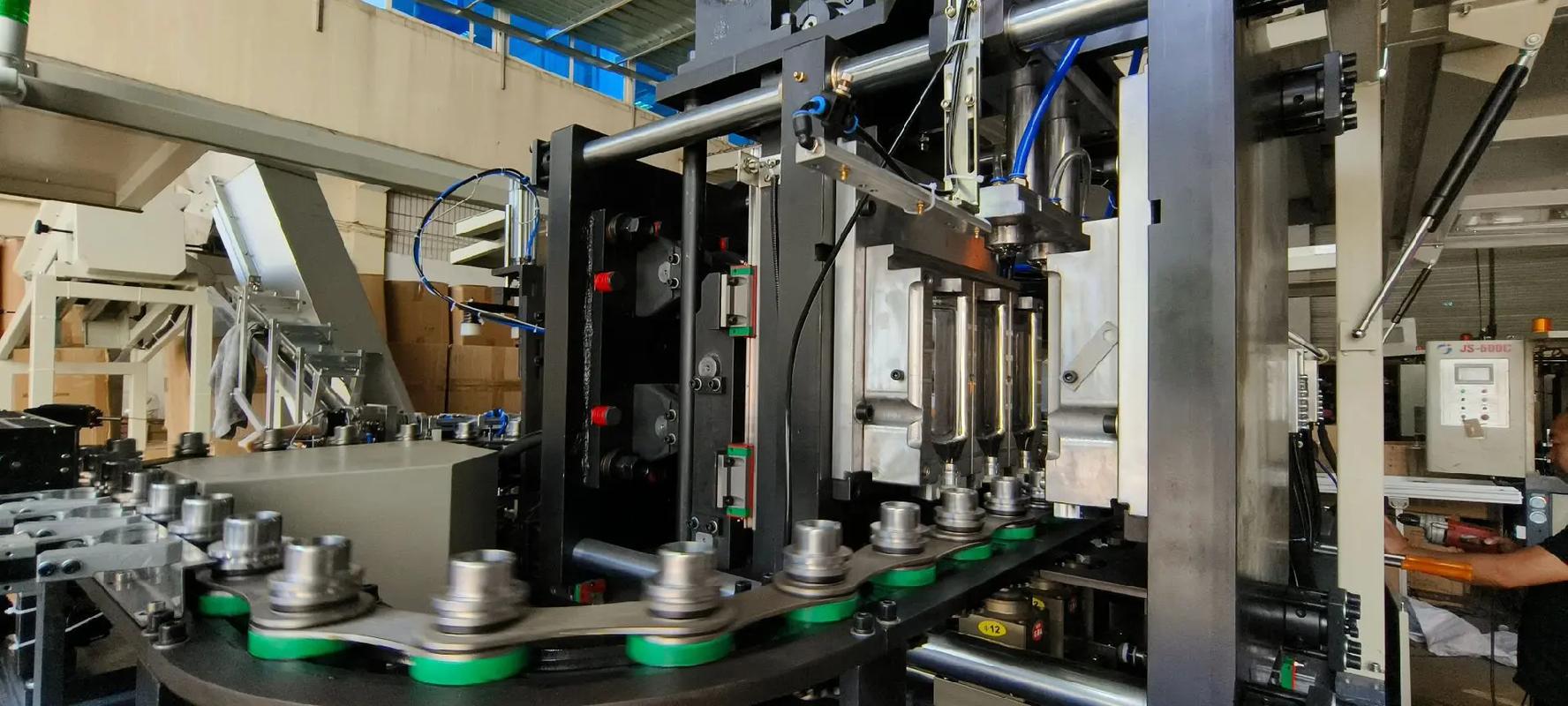 專業制造，高效可靠 探索一拖三2升全高配PET吹瓶機的卓越性能與優勢